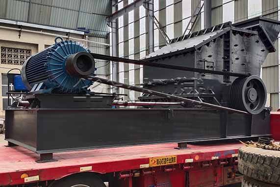 液壓開箱制砂機發(fā)貨現(xiàn)場照片